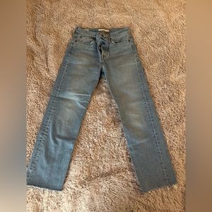 levi wedgie straight size 25 light washed blue